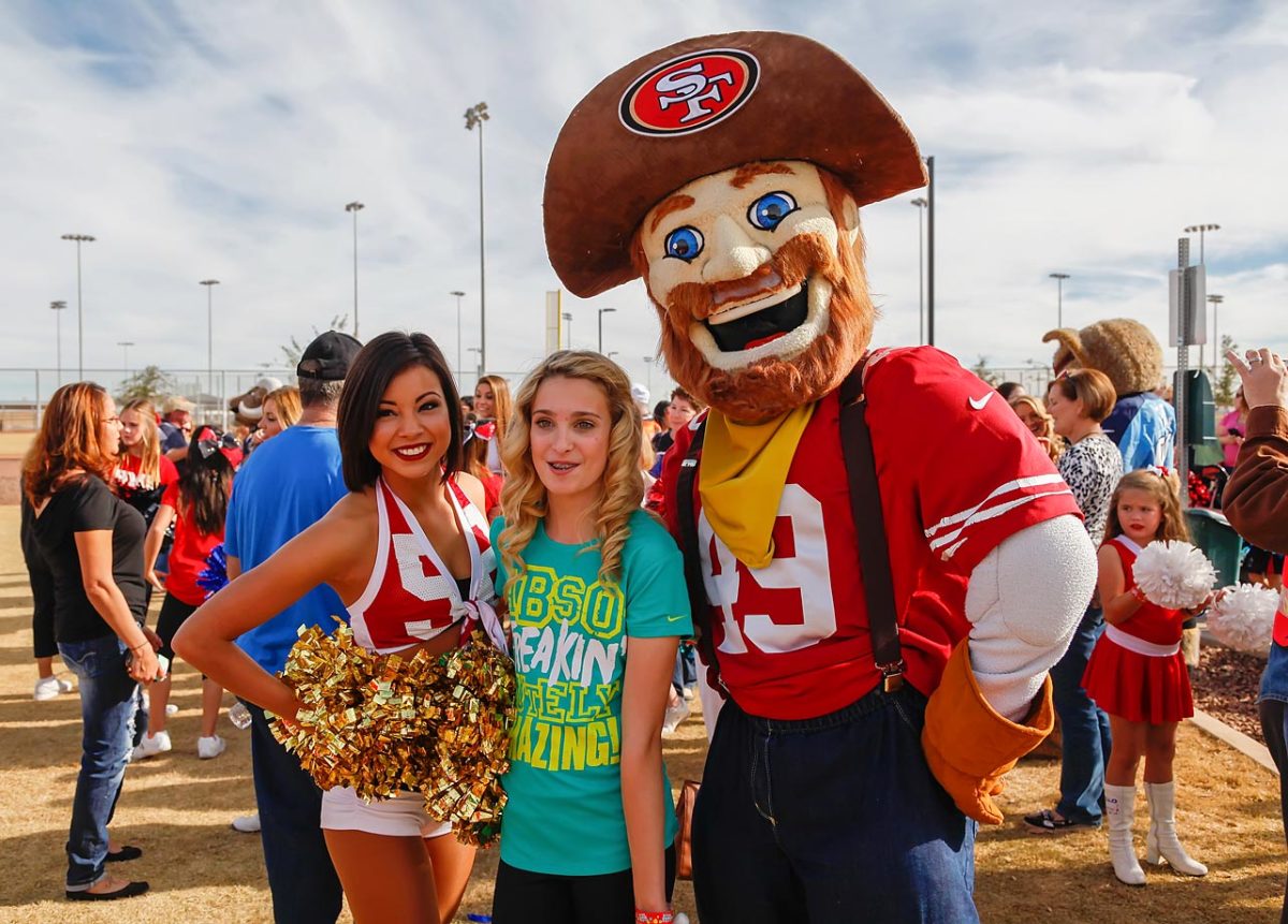 03-LS-Cheer-Clinic-366_0.jpg